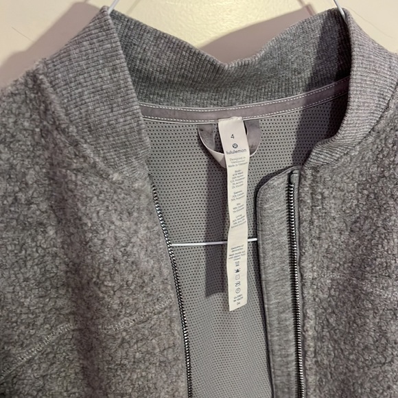 Lululemon full zip grey sweater/jacket with wool size 4 - Picture 3 of 8